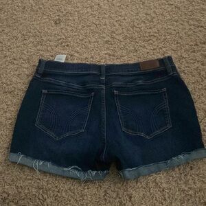 Hollister High Rise 3’ Shorts